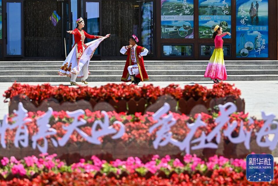 追著花兒看新疆|新疆伊犁：花經濟成致富新産業 賦能“香”村振興