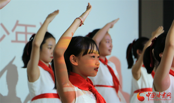 【蘭州】蘭州市舉行慶祝“六一”國際兒童節暨集中入隊主題示範活動_fororder_3