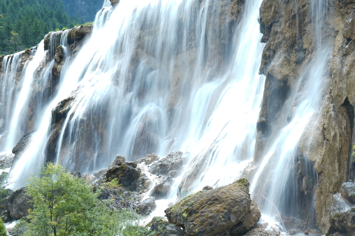 Amazing Scenery of Jiuzhaigou in Sichuan Province_fororder_bbcd1b6d7e3c85ac5677ef374c1d462