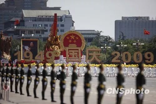 回顧新中國14次國慶閱兵，每個瞬間都是國人記憶中的經典