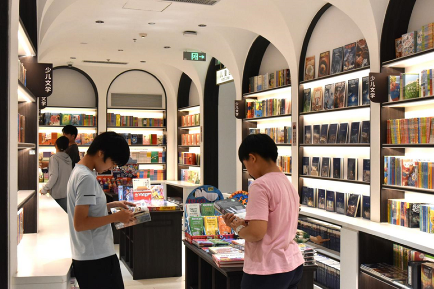 Rise in Visitors to Bookstores and Reading Areas in Shijiazhuang's Yuhua District During Summer Vacation_fororder_圖片4