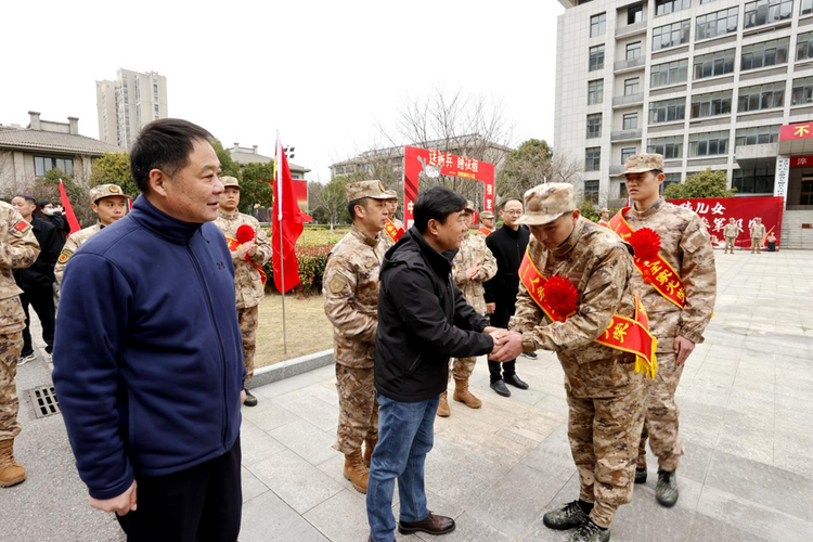 滁州全椒：歡送入伍新兵奔赴軍營_fororder_圖片4