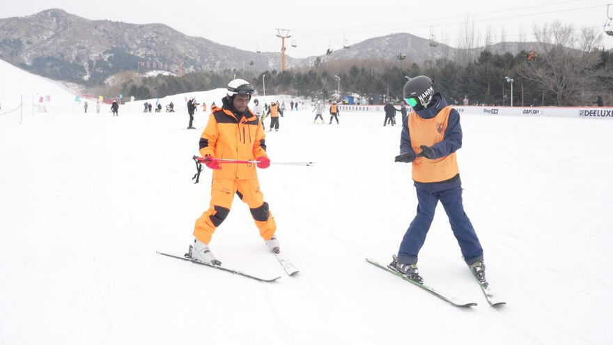 Foreign Visitors Treated to Special Chinese New Year Market, Fun in the Snow, Hot Springs, Liaoning Cuisine_fororder_圖片5