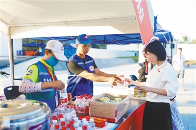 海口全力保障過海車輛和本地居民交通出行_fororder_6314030_hnrbtp3_1708184293637_b