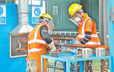 中企承建的馬東鐵項目創造就業機會超過1.8萬個，合作的當地企業超過1900家——為促進馬來西亞東西海岸互聯互通貢獻力量（共建“一帶一路”·第一現場）