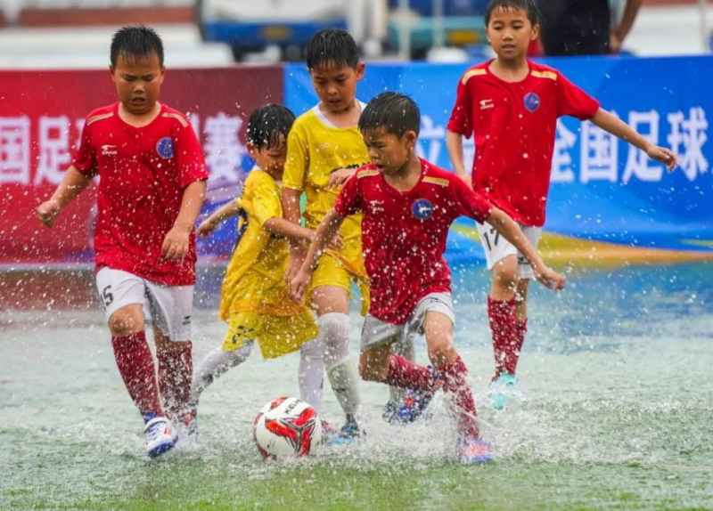 2024년 '리하오컵' 청소년 축구 여름 시리즈 초청경기, 하이양시서 성공리 개막_fororder_圖片 2