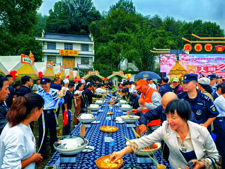 萬千氣象看中國 | 大黃山文旅産業璀璨崛起 激活地域文化新活力_fororder_圖片18