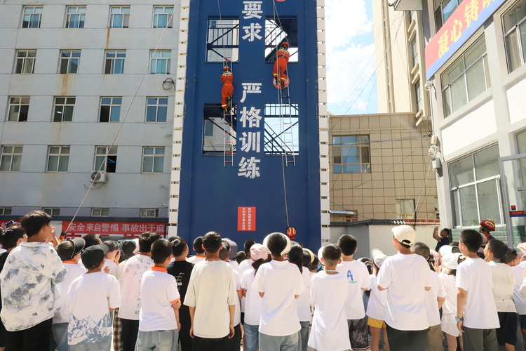 【原創】甘肅隴南西和消防：萌娃“打卡”消防隊站 暢享暑期消防之旅_fororder_IMG_0976.JPG