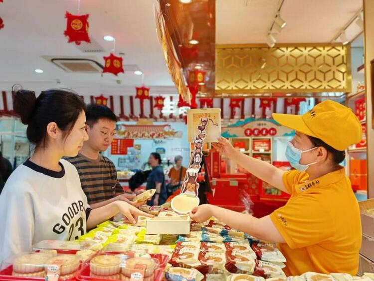 生活觀察｜親民價格的月餅更多了——中秋節月餅市場見聞