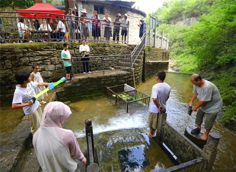 Jinan's Rumbling Spring: A Seasonal Sensation in Yuhe Spring Village_fororder_092002