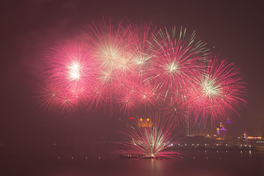 Splendid night: Fireworks explode over the sky of Macao and Zhuhai