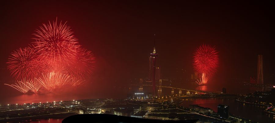 Splendid night: Fireworks explode over the sky of Macao and Zhuhai