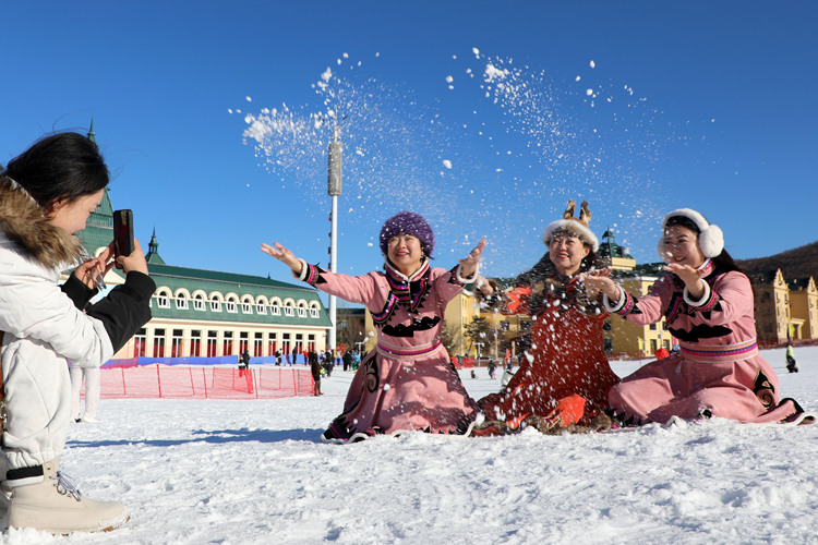 內蒙古扎蘭屯：冰雪嘉年華 冬旅“嗨”起來