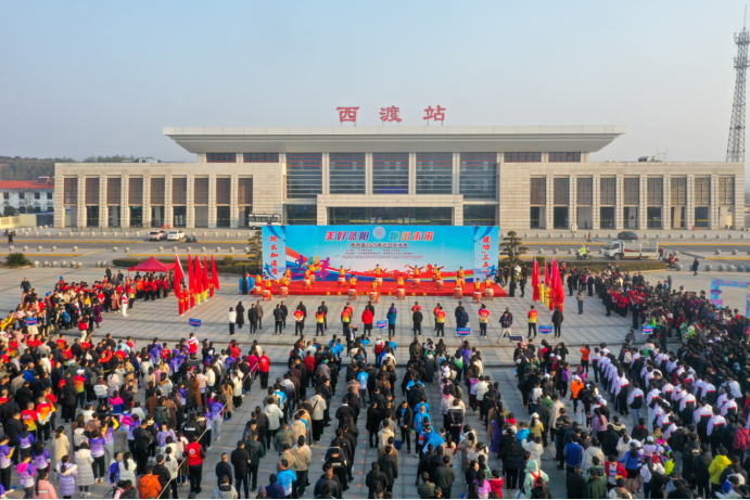 千人奔跑迎新年 湖南省衡陽縣舉辦2025年元旦環城跑活動