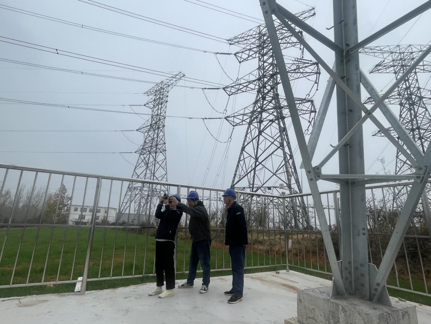 The State Grid Sanmenxia Power Supply Company enhances power operation and maintenance to ensure a stable power supply in winter