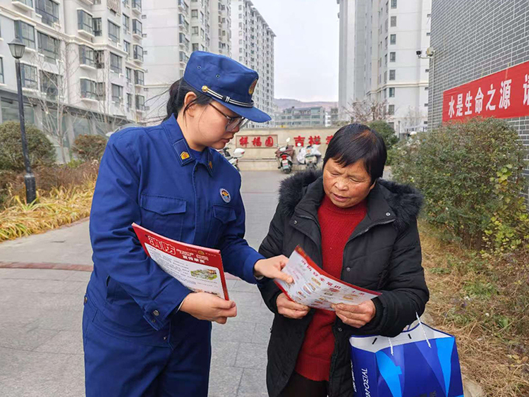 隴南禮縣消防深入轄區開展消防宣傳進社區活動