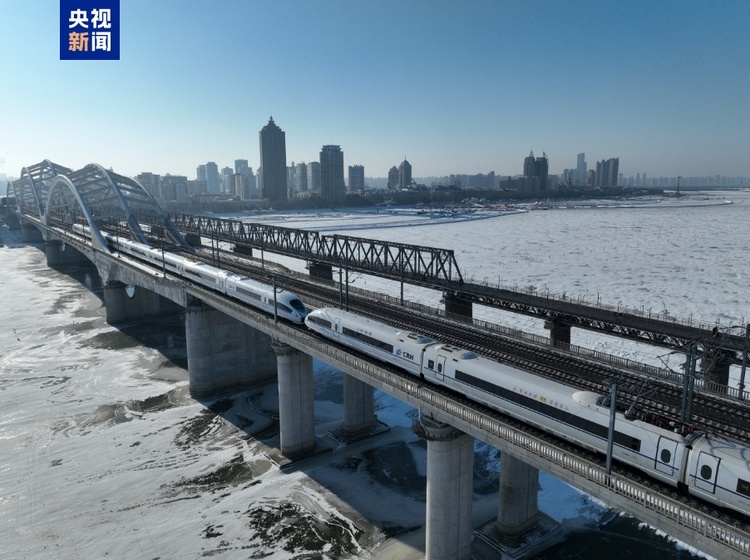 鐵路春運返程客流保持高位運行 首開亞冬會賽區間“點對點”專線列車