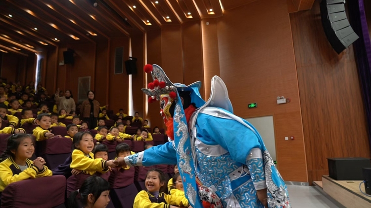 安徽合肥：小學生沉浸式體驗“非遺之美”  文化傳承綻新芽