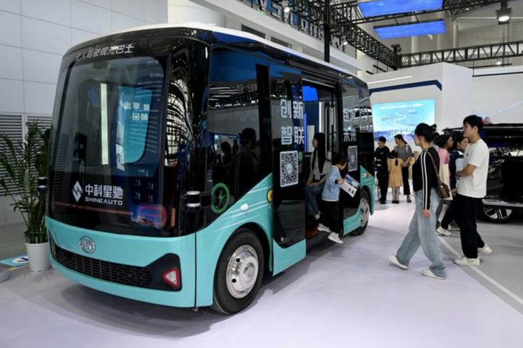 新能源汽車跨越新節點 向“新”再出發