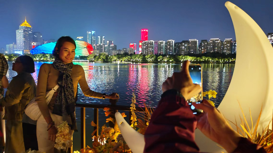 21 journalistes de médias étrangers de 18 pays se concentrent sur Shenyang pour raconter son histoire à la communauté internationale