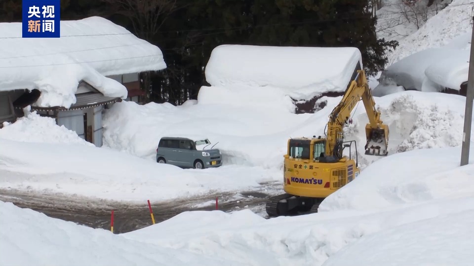 日本北部多地持續降雪 新潟縣部分房屋垮塌