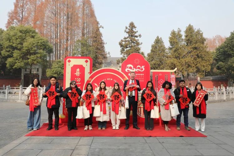 逛博物館、聽青陽腔、品潤思祁紅……這群外國人在池州玩嗨了