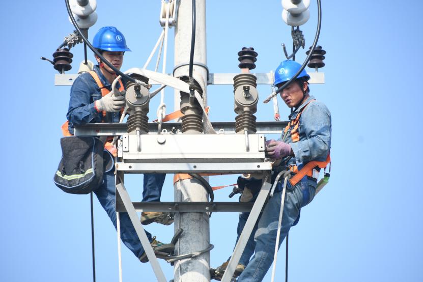 State Grid Shaanxi Electric Power Company: Time for Autumn Power Grid Checks