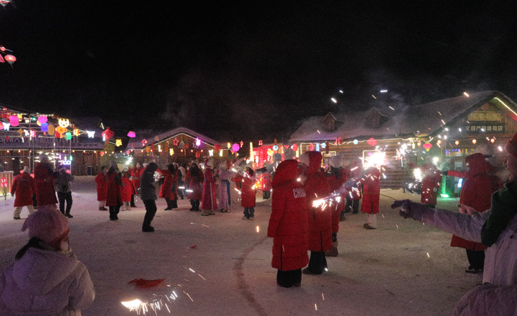 零下21℃不冷！首都大學生相聚阿爾山 盡情蹦“雪迪”