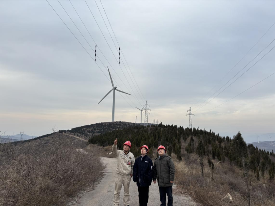 State Grid Sanmenxia Power Supply Company Collaborates with Renewable Energy Station to Strengthen Anti-Icing and Power Preservation Capacity