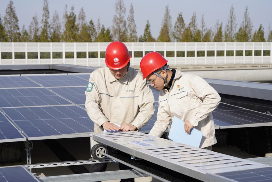 220kV Lvzhou Substation in Shanghai Implemented, Innovatively Integrating Photovoltaic Panels onto the Substation Roof