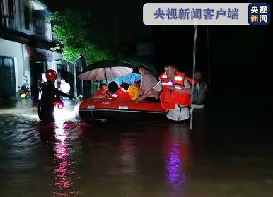暴雨襲川 眉山多地出現洪澇災害 消防人員連夜救援