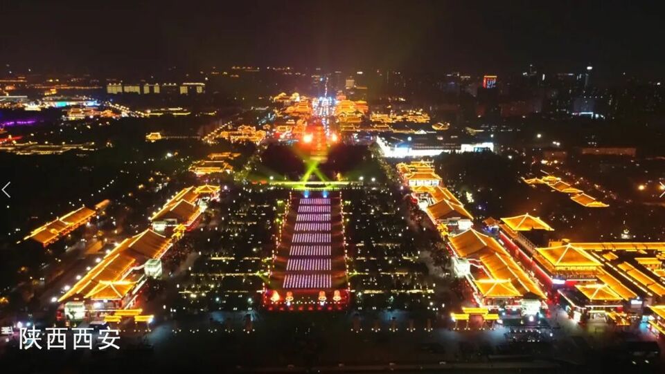 國慶中秋夜多城燈光秀聯動：山河無恙，家國夢圓！