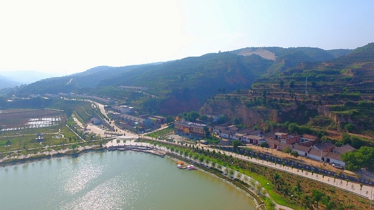 【中國夢·黃河情】水庫移民住上青磚古院 陜西合陽依託沿黃公路實現鄉村振興