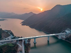 馬上評｜最美高鐵見證壯美山河