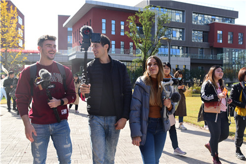 International Internet Celebrities Promote Xixian New Area via Livestreaming