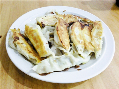 Fried dumplings on the Narrow Street