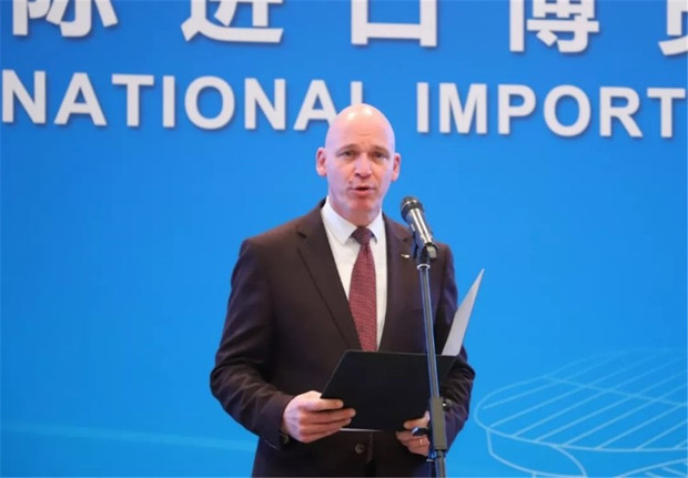 圖片默認標題_fororder_樂斯福集團大中華區總裁浦建菲介紹情況。（圖片提供：中國國際進口博覽局）