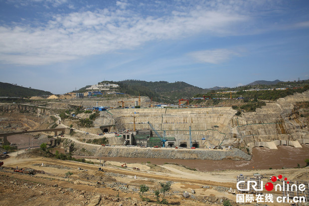 圖片默認標題_fororder_卡洛特水電站廠房和導流洞遠景 劉暢攝