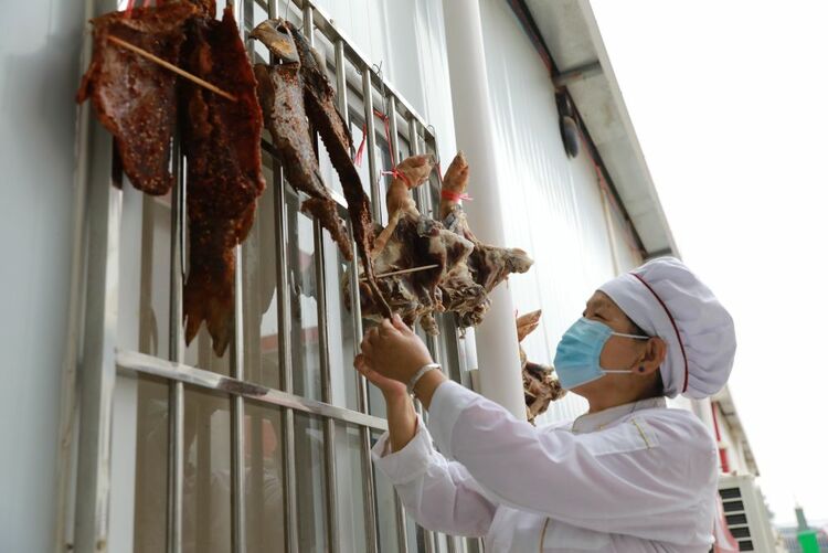 新春走基層|1200多人堅守貴南高鐵這段工地