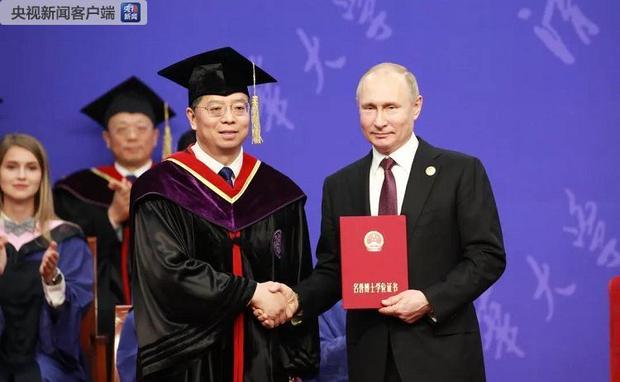 時政新聞眼丨高峰論壇開幕日，習主席這四個現場最值得記取
