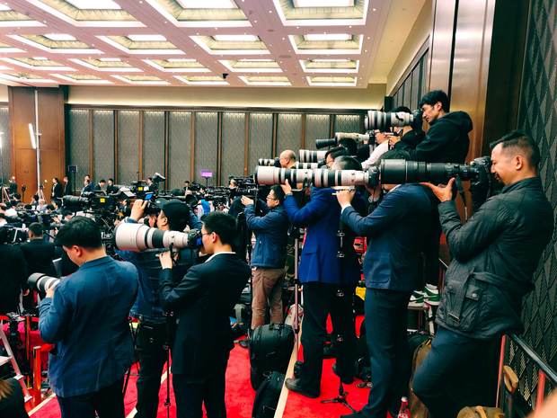 時政新聞眼丨習主席和39位外方領導人圍桌共繪“工筆畫”