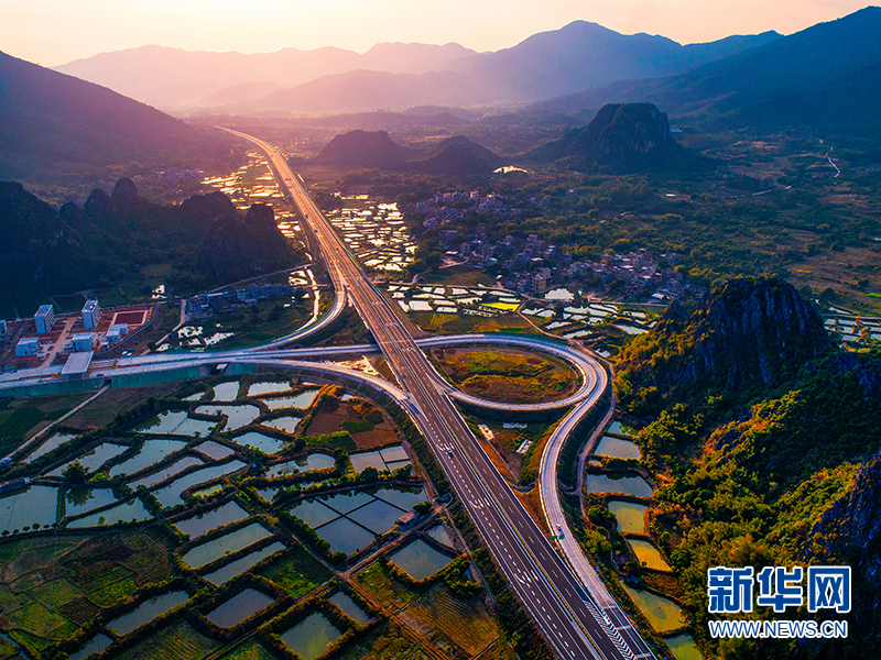 沿著高速看中國｜雲湛高速：粵西連通大灣區的“騰飛大道”
