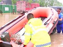 風雨之下攜手共進！直擊鄭州防汛救災中的暖心畫面