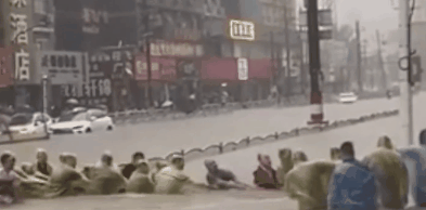 他們想救一座城