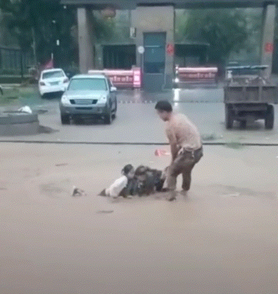 他們想救一座城