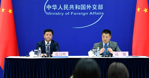 外交部就習近平主席對吉爾吉斯斯坦、塔吉克斯坦進行國 事訪問並出席上海合作組織成員國元首理事會第十九次 會議、亞洲相互協作與信任措施會議第五次峰會 舉行中外媒體吹風會