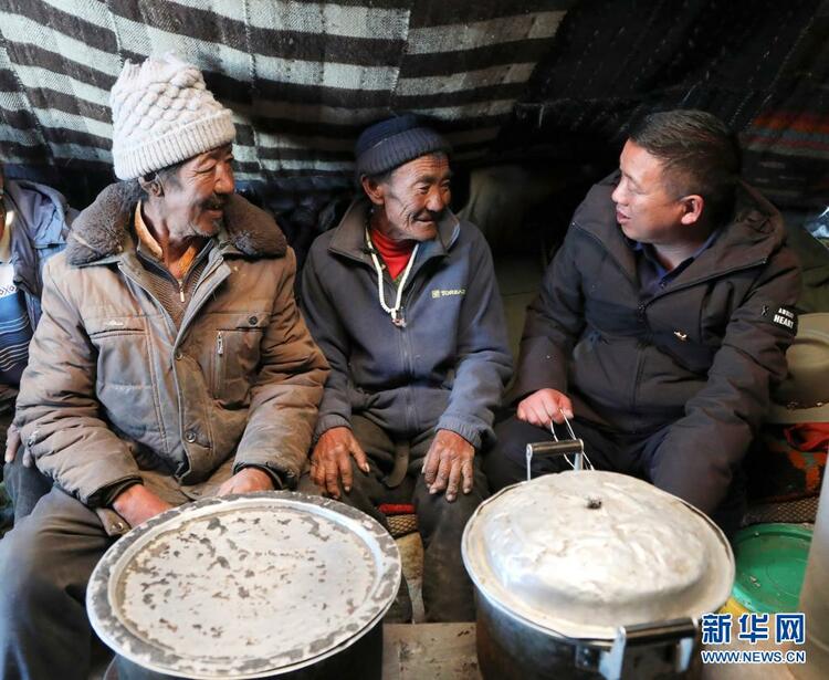 奮鬥百年路 啟航新征程·全國“兩優一先”風采錄丨李明陽：一個“80”後的高原芳華