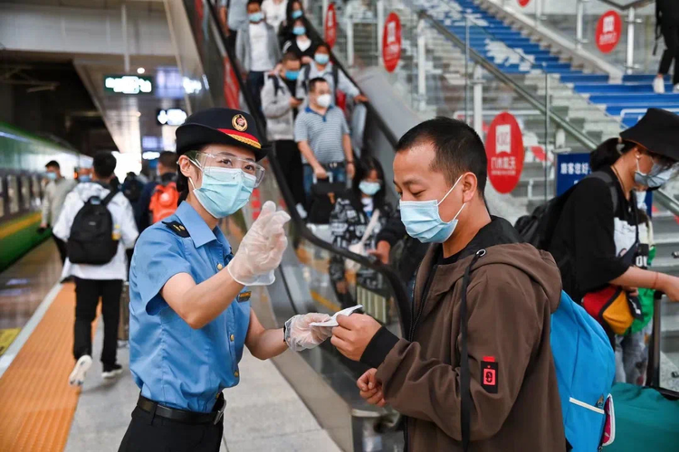 國慶假期出行，多地公佈防疫政策