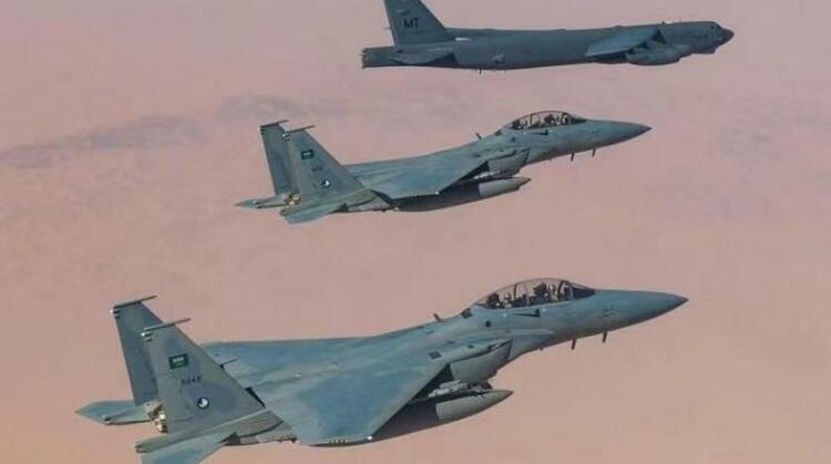沙特為首多國聯軍宣佈開始對也門薩那部分目標實施空襲