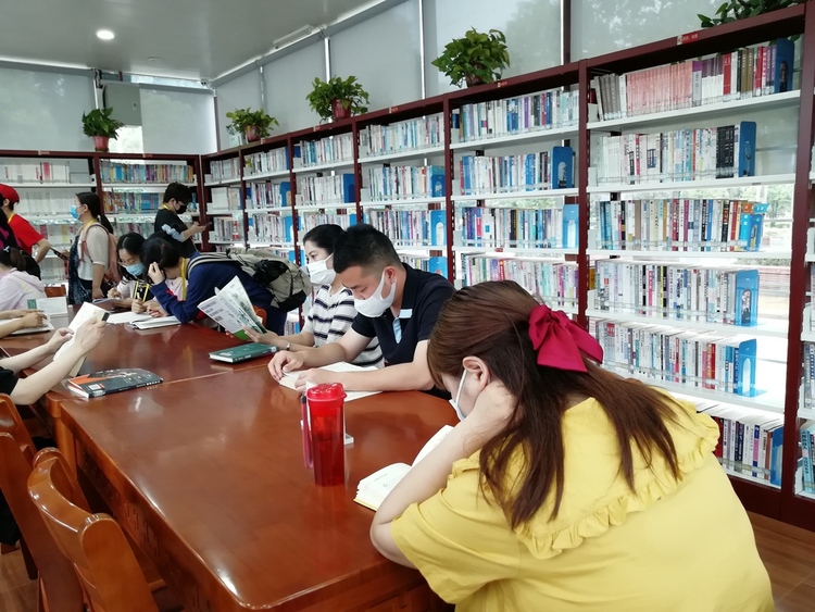 【走向我們的小康生活】最美閱讀空間，全天開放，365天給市民“智慧充電”